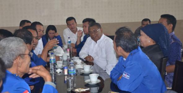 Ketua DPC PD Asahan dan Anggota DPRD Bertemu Amri Tambunan